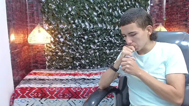 Snapshot of JackSwan18 chatting on January 22, 2025, 1:11 pm JackSwan18 online show from January 22, 2025, 1:11 pm