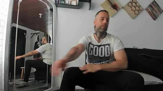 Antoniohot2024 online show from March 20, 2025, 1:15 pm