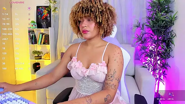 natty romanof 18 online show from May 26, 2026, 12:01 pm