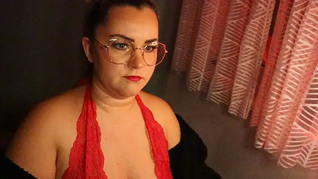 Snapshot of queenpeachi chatting on December 6, 2024, 9:21 am queenpeachi online show from December 6, 2024, 9:21 am