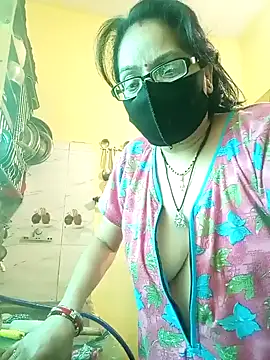 Snapshot of heenage chatting on February 11, 2025, 5:58 am heenage online show from February 11, 2025, 5:58 am