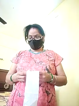 Snapshot of heenage chatting on February 21, 2025, 7:45 am heenage online show from February 21, 2025, 7:45 am