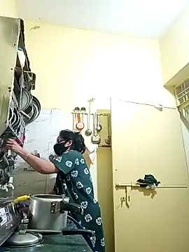 Snapshot of heenage chatting on March 20, 2025, 2:53 pm heenage online show from March 20, 2025, 2:53 pm