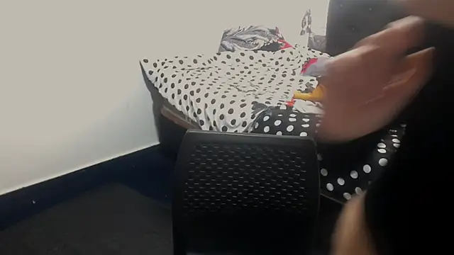 shopyymessyy online show from February 18, 2025, 7:30 pm