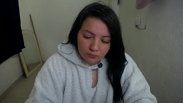 shopyymessyy online show from September 8, 2025, 5:01 pm