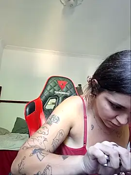 luuhcat09 online show from October 16, 2025, 5:36 pm