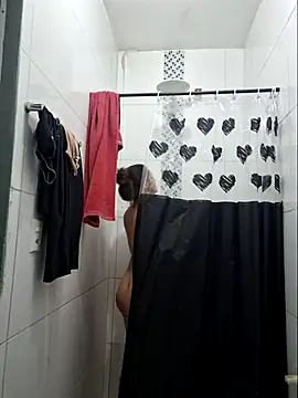 luuhcat09 online show from November 17, 2025, 9:53 pm