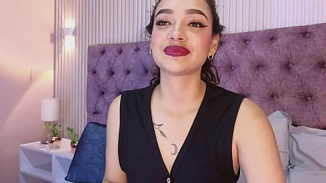 Snapshot of EMILYY_FOXY chatting on October 20, 2025, 7:58 pm EMILYY FOXY online show from October 20, 2025, 7:58 pm