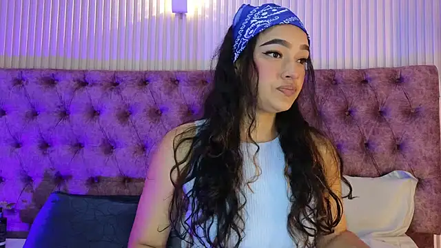 EMILYY FOXY online show from February 17, 2026, 6:58 pm