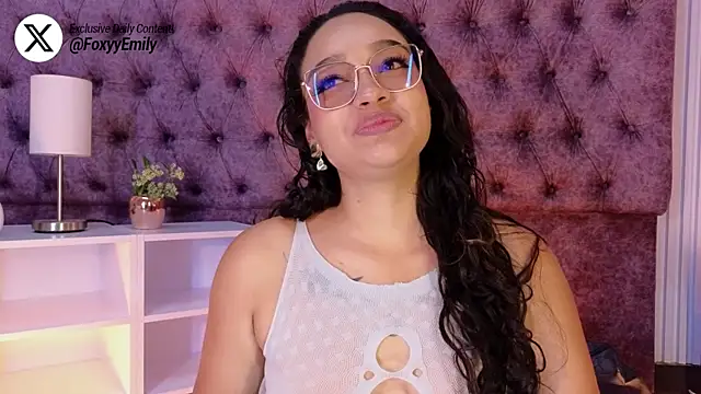 EMILYY FOXY online show from May 21, 2026, 8:05 pm
