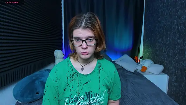 KIKI Krash online show from February 28, 2025, 3:15 pm