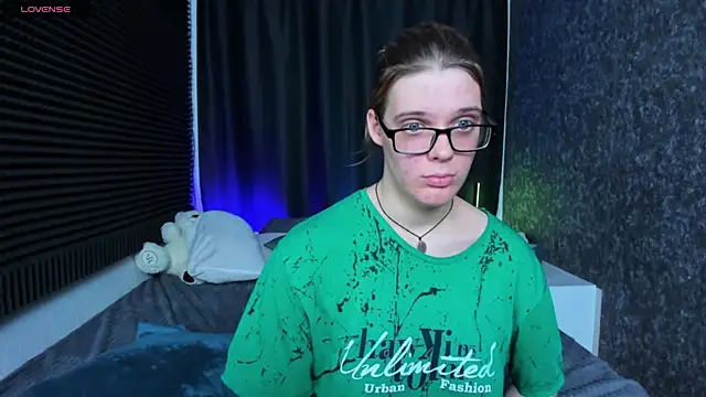 KIKI Krash online show from March 13, 2025, 6:01 pm