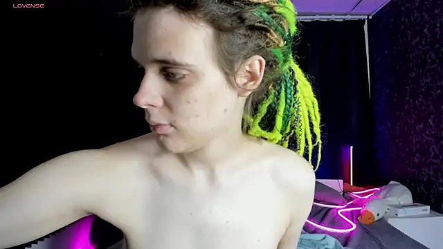 KIKI Krash online show from December 22, 2025, 10:23 am