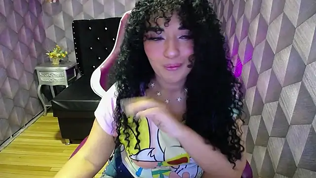 Sofiacowperx online show from February 7, 2025, 4:03 pm