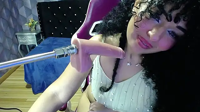 Sofiacowperx online show from February 11, 2025, 7:05 pm