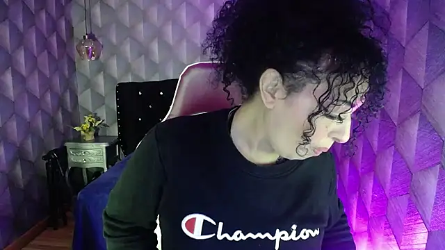 Sofiacowperx online show from February 18, 2025, 12:49 pm