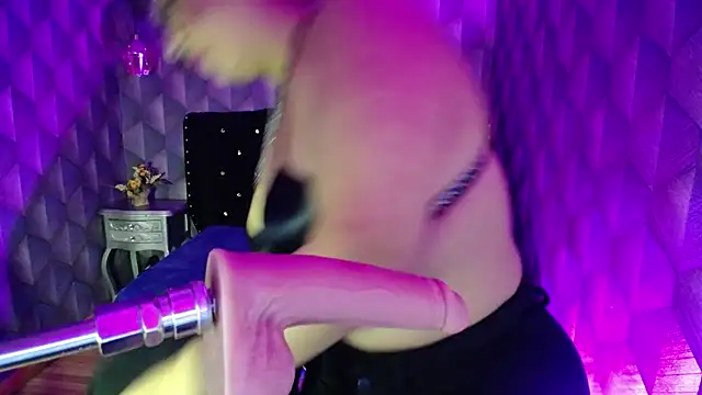 Sofiacowperx online show from February 18, 2025, 7:09 pm