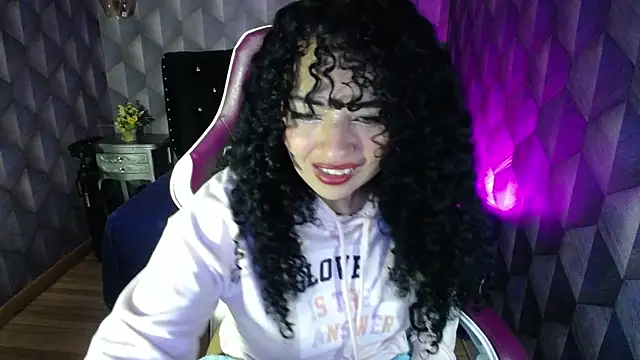 Sofiacowperx online show from February 24, 2025, 4:38 am