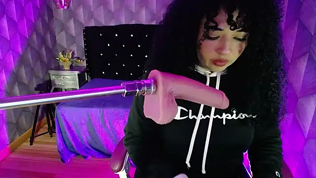 Sofiacowperx online show from March 3, 2025, 7:06 pm