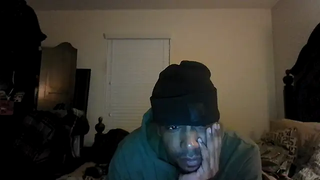 bigboytoy912 online show from March 17, 2026, 11:52 pm