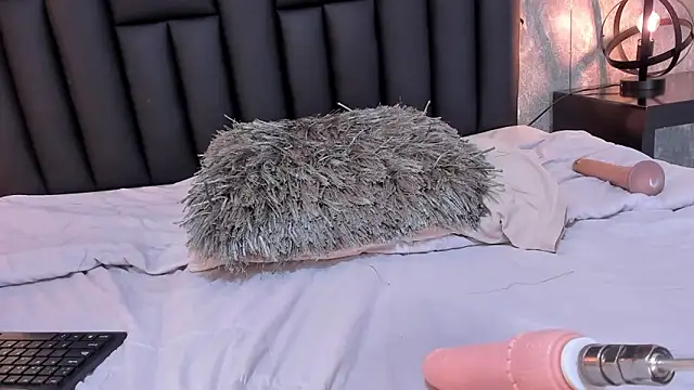 Snapshot of laura_smith33 chatting on February 6, 2025, 5:30 pm laura smith33 online show from February 6, 2025, 5:30 pm