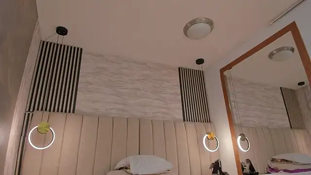 Snapshot of laura_smith33 chatting on October 1, 2025, 2:23 pm laura smith33 online show from October 1, 2025, 2:23 pm