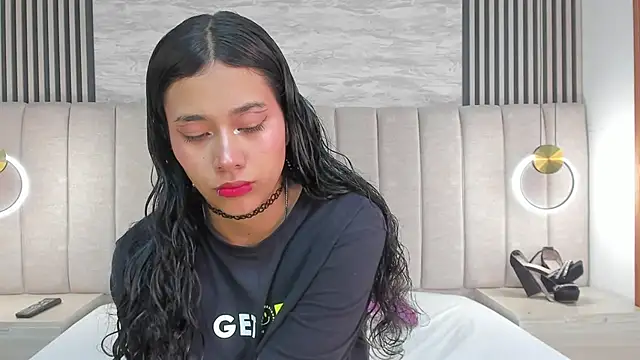 Snapshot of laura_smith33 chatting on October 6, 2025, 2:58 pm laura smith33 online show from October 6, 2025, 2:58 pm