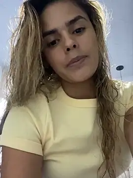 ZoeJohnsoon online show from November 16, 2025, 8:58 pm