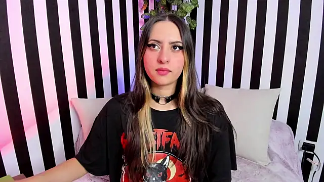 liz goth online show from April 21, 2026, 2:01 pm