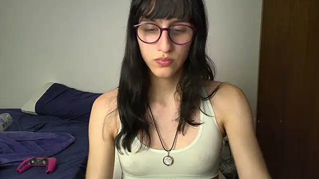 Snapshot of Alice_love29 chatting on January 17, 2025, 12:10 am Alice love29 online show from January 17, 2025, 12:10 am