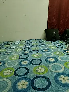 Cute Kritika online show from November 24, 2025, 4:45 am