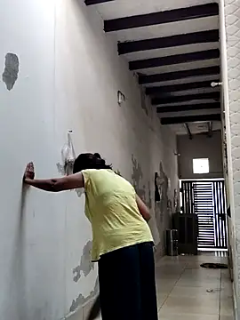 illay love online show from October 12, 2025, 4:33 am