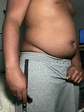 Snapshot of growernotshower29 chatting on December 14, 2024, 9:18 am growernotshower29 online show from December 14, 2024, 9:18 am