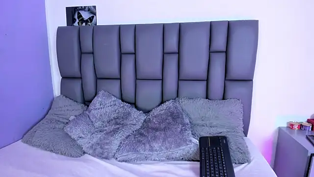 Sophia Lemos online show from February 6, 2025, 2:04 pm