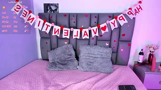 Sophia Lemos online show from February 13, 2025, 1:59 pm