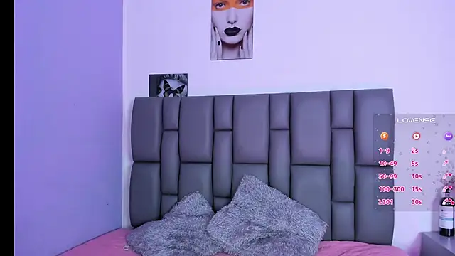 Sophia Lemos online show from February 24, 2025, 1:42 pm