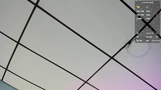 Sophia Lemos online show from September 9, 2025, 1:21 pm