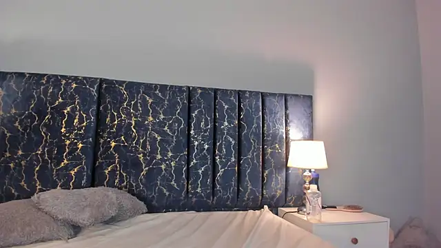 Sophia Lemos online show from October 25, 2025, 2:02 pm