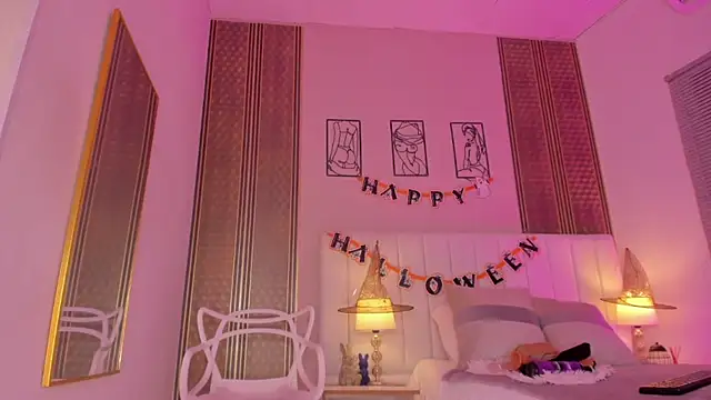 zoe sky  online show from October 31, 2025, 11:33 am