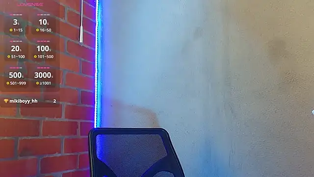 Leandro valenzuela online show from December 1, 2025, 6:02 pm