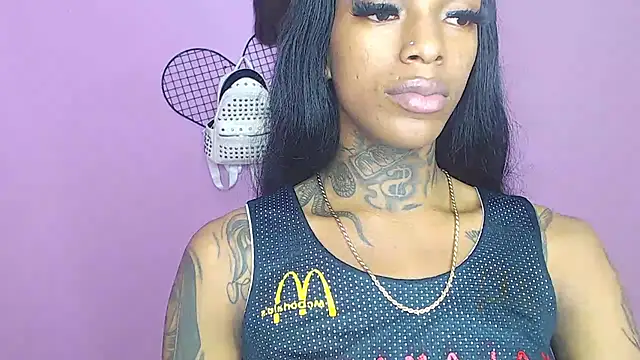 Snapshot of badgirls_cx chatting on December 12, 2024, 7:15 pm badgirls cx online show from December 12, 2024, 7:15 pm