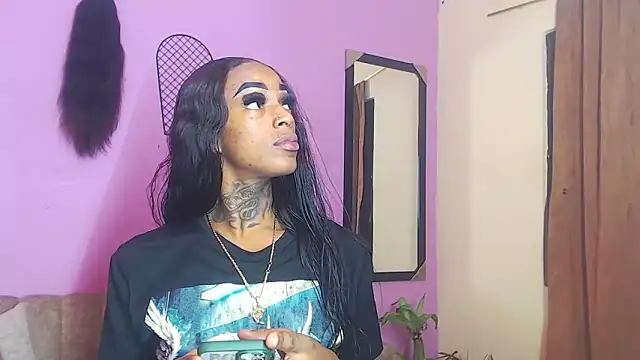 Snapshot of badgirls_cx chatting on October 8, 2025, 11:24 pm badgirls cx online show from October 8, 2025, 11:24 pm