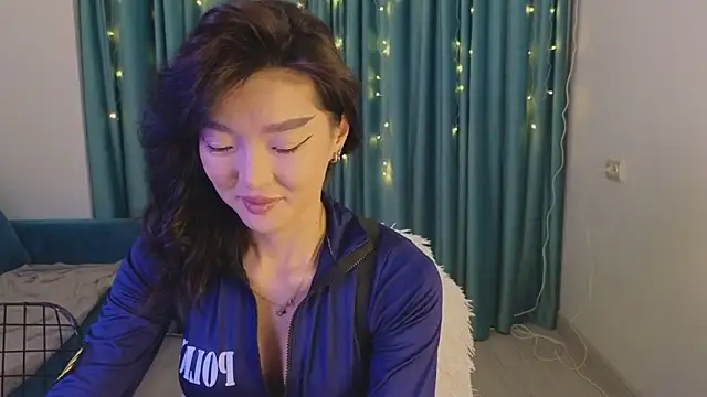 AudreyMell online show from January 10, 2025, 3:37 pm