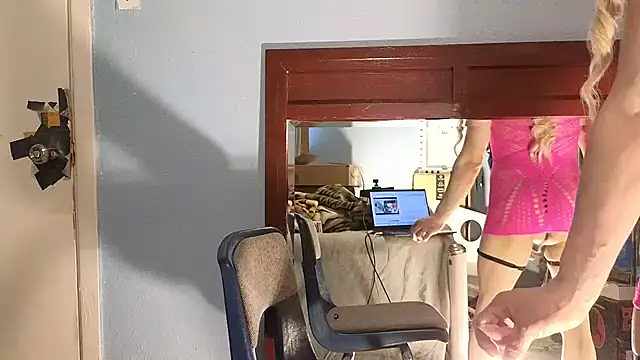 Sandrasaa online show from March 26, 2026, 10:26 pm