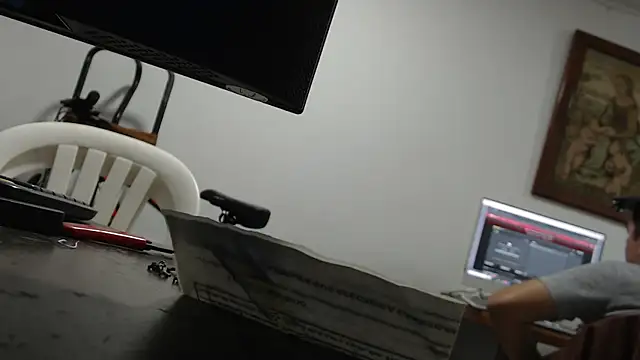 Snapshot of Jhonatan_Morales_S chatting on March 13, 2025, 6:26 am Jhonatan Morales S online show from March 13, 2025, 6:26 am