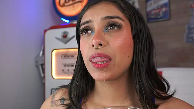 miss collins online show from April 11, 2026, 7:18 pm