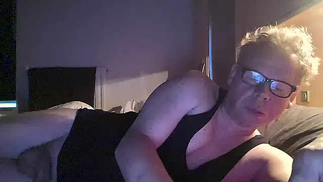 kinkyslet8 online show from October 13, 2025, 6:57 am