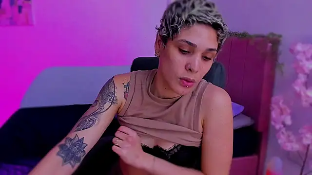 Charlee pink online show from December 3, 2025, 3:58 am