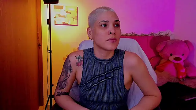 Charlee pink online show from April 9, 2026, 6:02 am