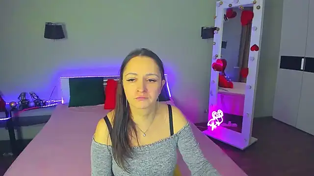 AngellLika online show from February 6, 2026, 6:44 pm